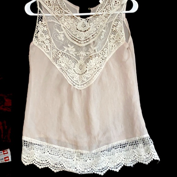 Medium formal lace neckline blouse! - Picture 1 of 1